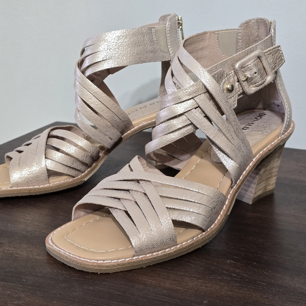 Donald Pliner NWOT Junnah Pale Gold Strappy Heel Sandals Women's Size 7.5M - Picture 7 of 13